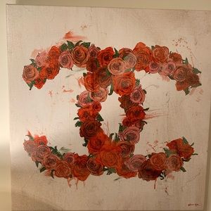 Oliver Gal “Love Roses” (Chanel) in Size 20 x 20
